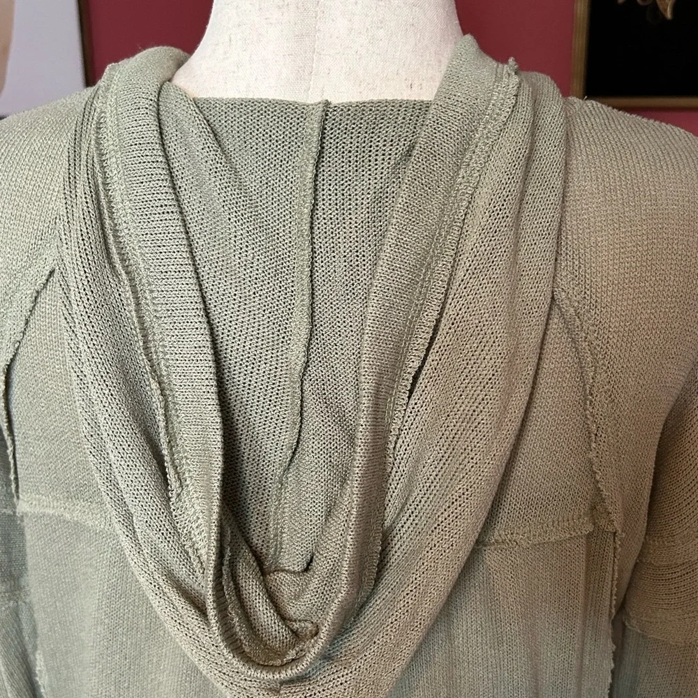 VICI hooded long sleeve sweater